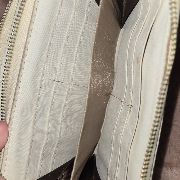 White Michael Kors Wallet/Wristlet - Picture 4 of 5